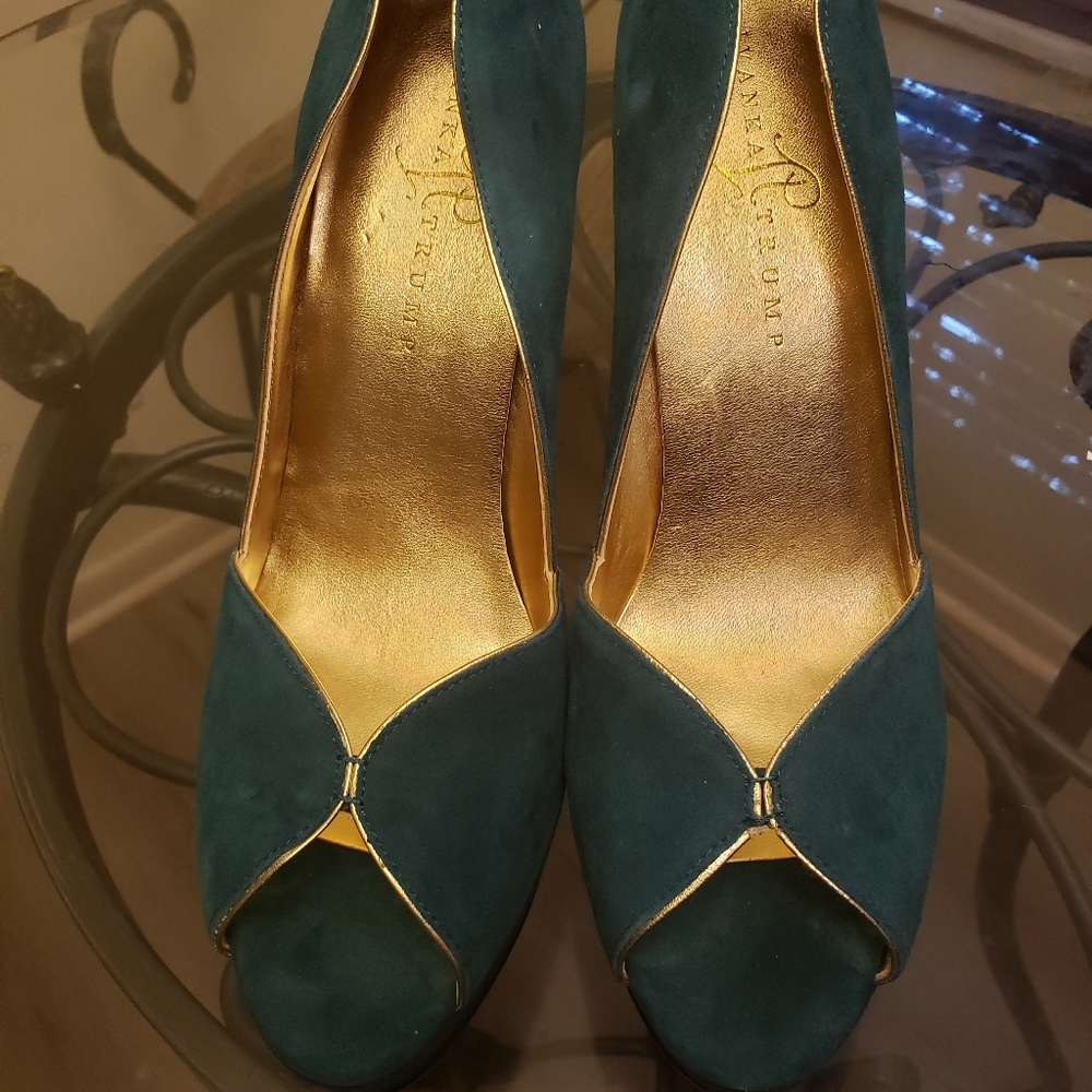 Ivanka Trump green suede heels